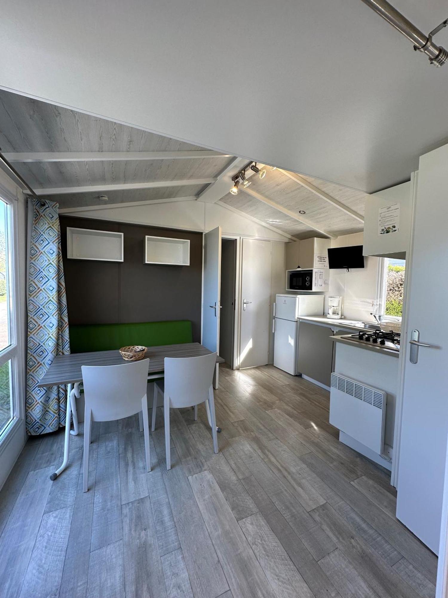 Camping Le Moulin De La Salle لي سابلِ دولونْ المظهر الخارجي الصورة